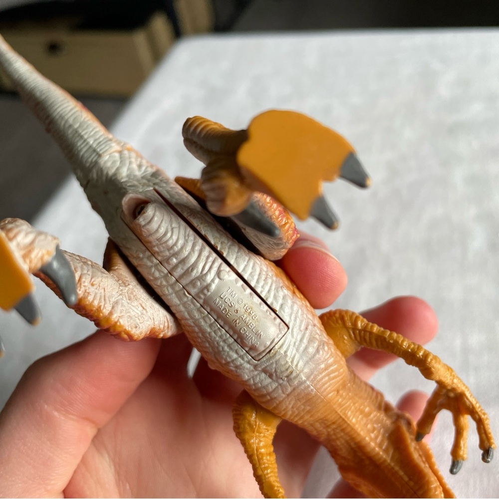 Jurassic Park Red & Orange Reptile Habitat Figure - Textured Terrarium Décor - Picture 7 of 7